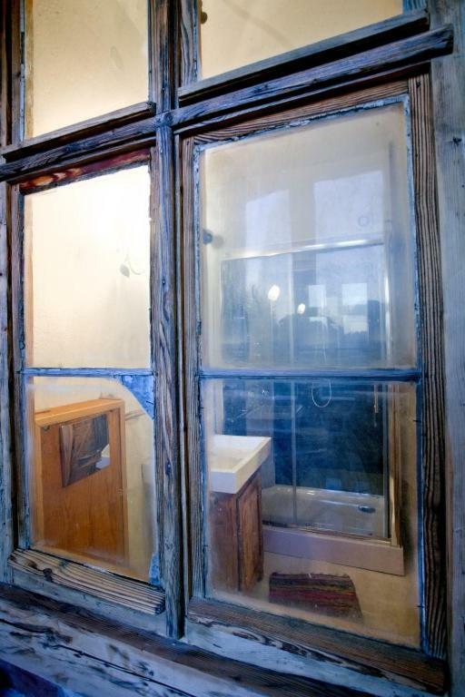 Gosciniec Kaszarnia Kamienne Farm stay Mirsk